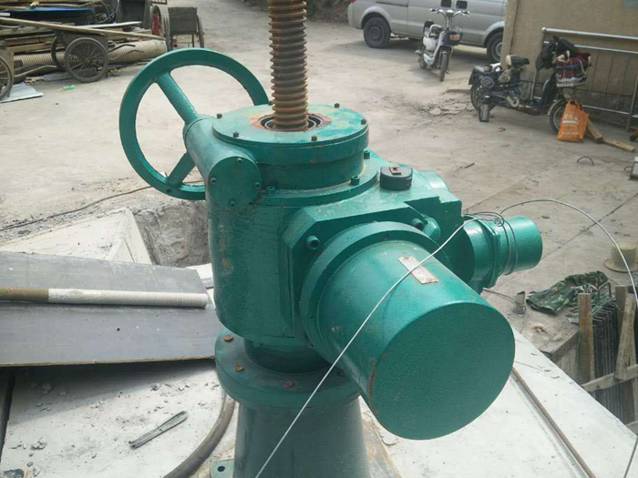 QDA型電動頭式啟閉機(jī)